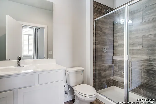 330 Clay St #11 — Photo 7
