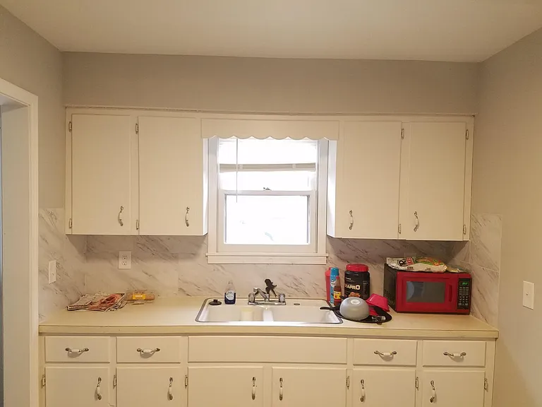 110 W Lindburg St — Photo 15