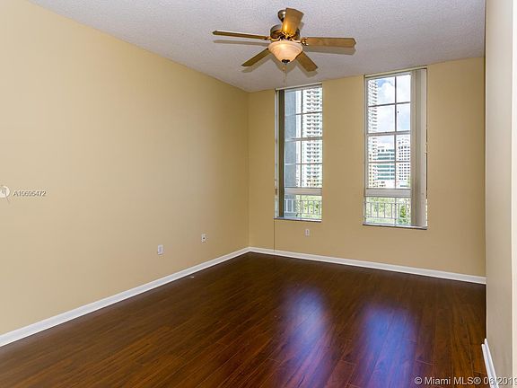 5th image of 520 SE 5th Ave APT 2708