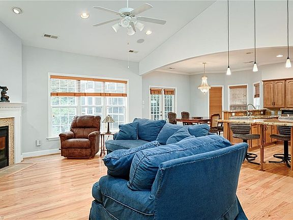 3rd image of 1225 Hudgins Hill Ct