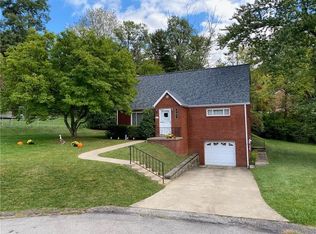 6 Sage Dr, Pittsburgh, PA 15235