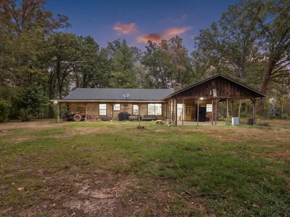 282 County Road 3347, Omaha, TX 75571