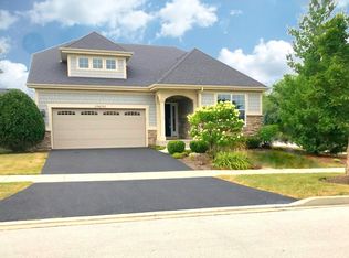 25W723 Golf View Ln, Winfield, IL 60190