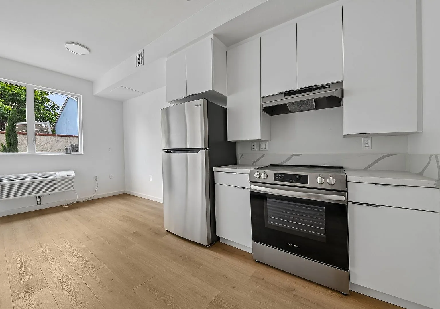 HVN on Amherst - 1 Bedroom & 1 Bath — Photo 2
