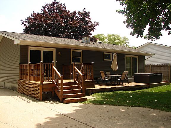 3rd image of 514 Garnett Ave