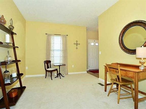 2nd image of 8042 Maureen Dr