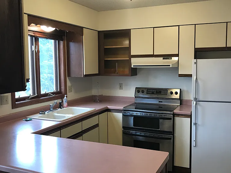 1347 Cliff Ave #1 — Photo 4