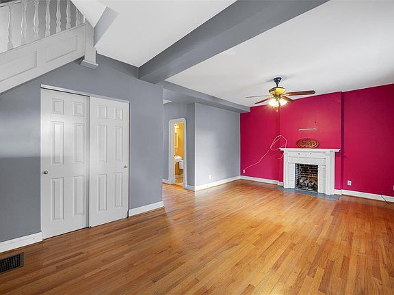 4th image of 3449 Manhattan Ave