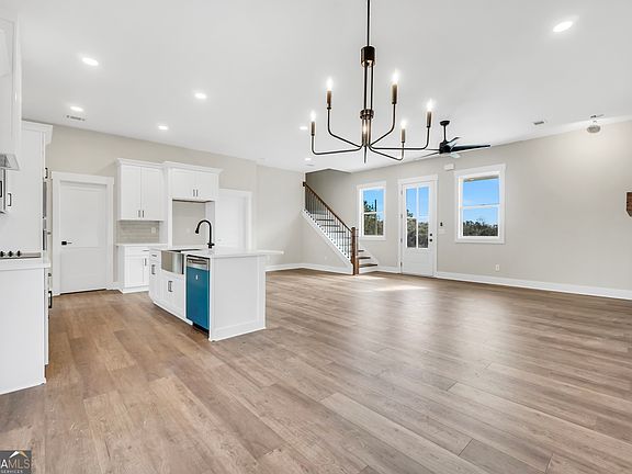 5th image of 277 E Knight Rd