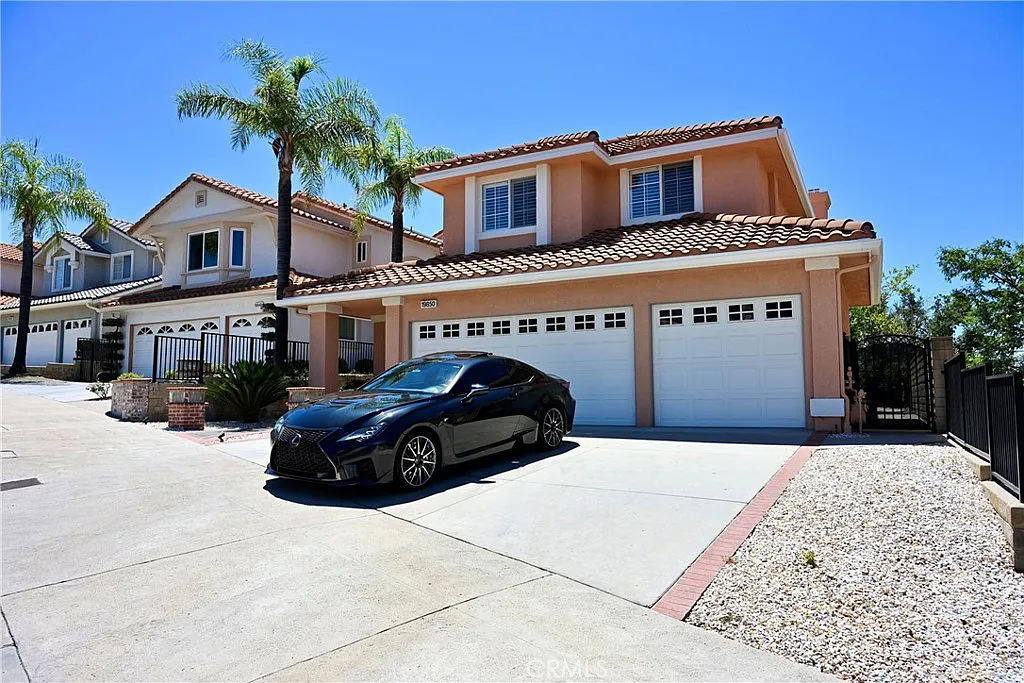 5 bed, 2358 sqft, $5,500 — Photo 2