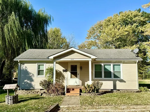 208 S Main Cross St, Bowling Green, MO 63334