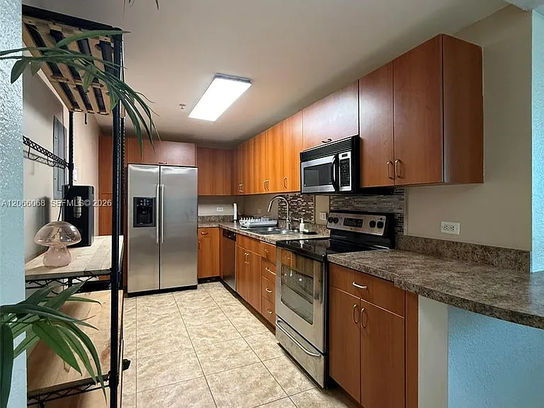 7501 E Treasure Dr #3H — Photo 6