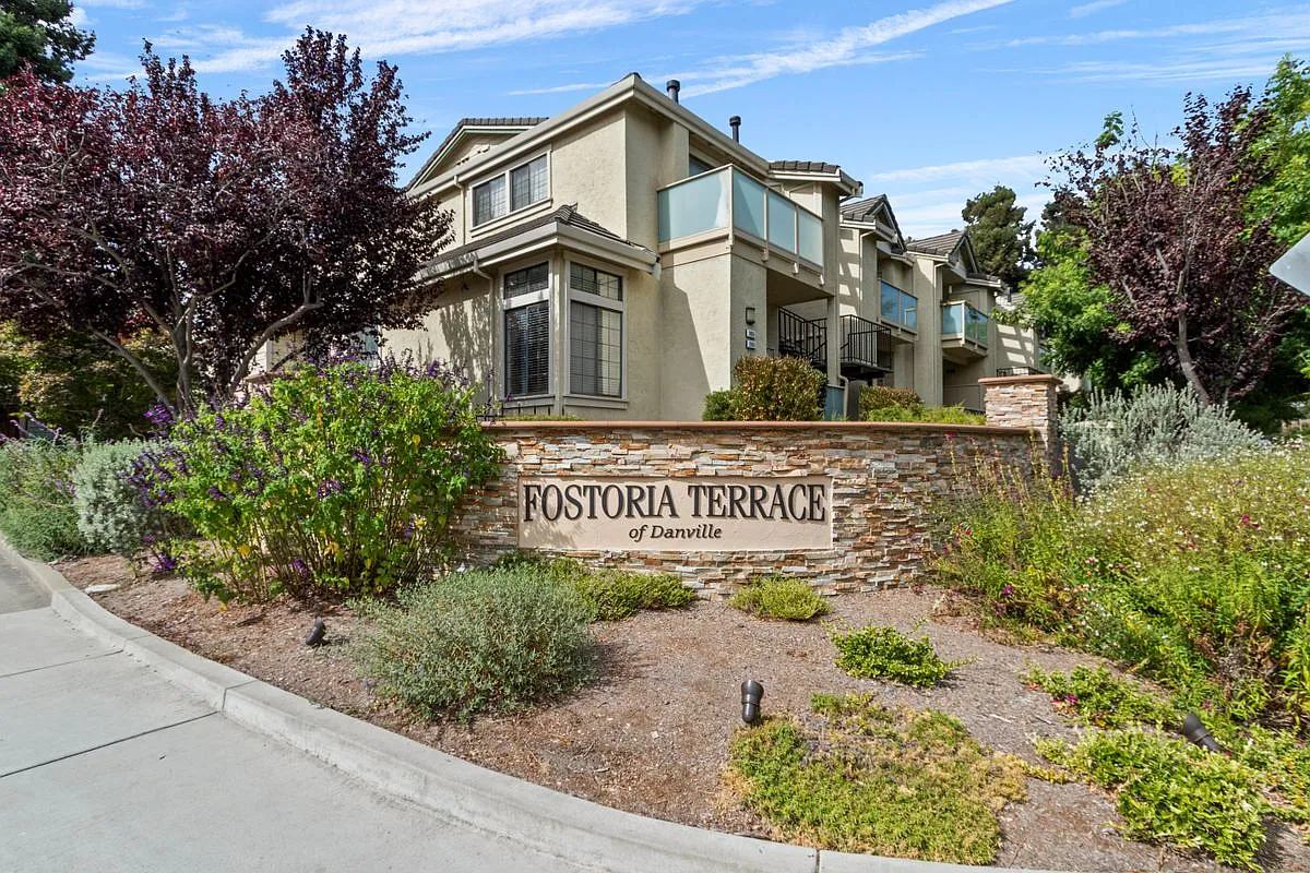 3 bed, 2.0 bath, 1199 sqft, $3,500 — Photo 1