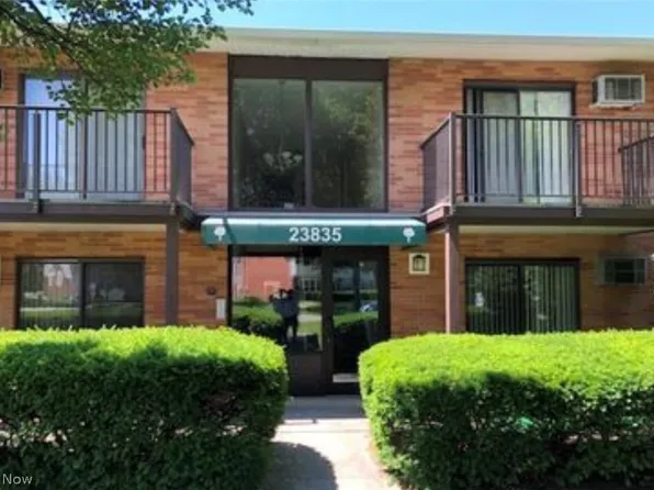 23835 David Dr Unit 207, North Olmsted, OH 44070