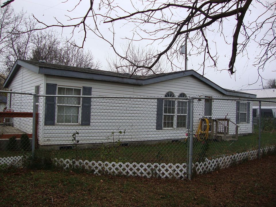 2nd image of 240 SE 17th Ave