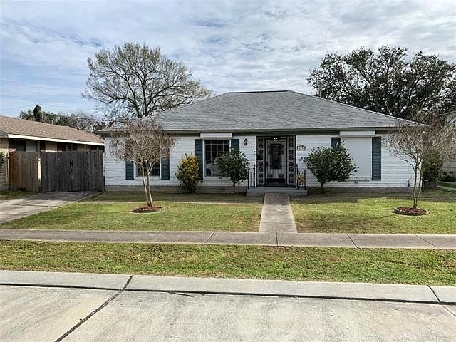 1st image of 629 Emerald Ave