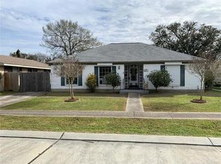 629 Emerald Ave, Gretna, LA 70056