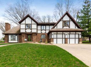 120 River Ridge Rd, Cedar Falls, IA 50613