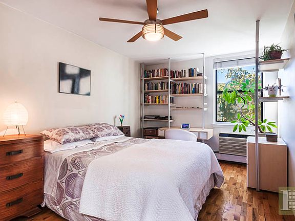 4th image of 50 Carroll St APT 2R