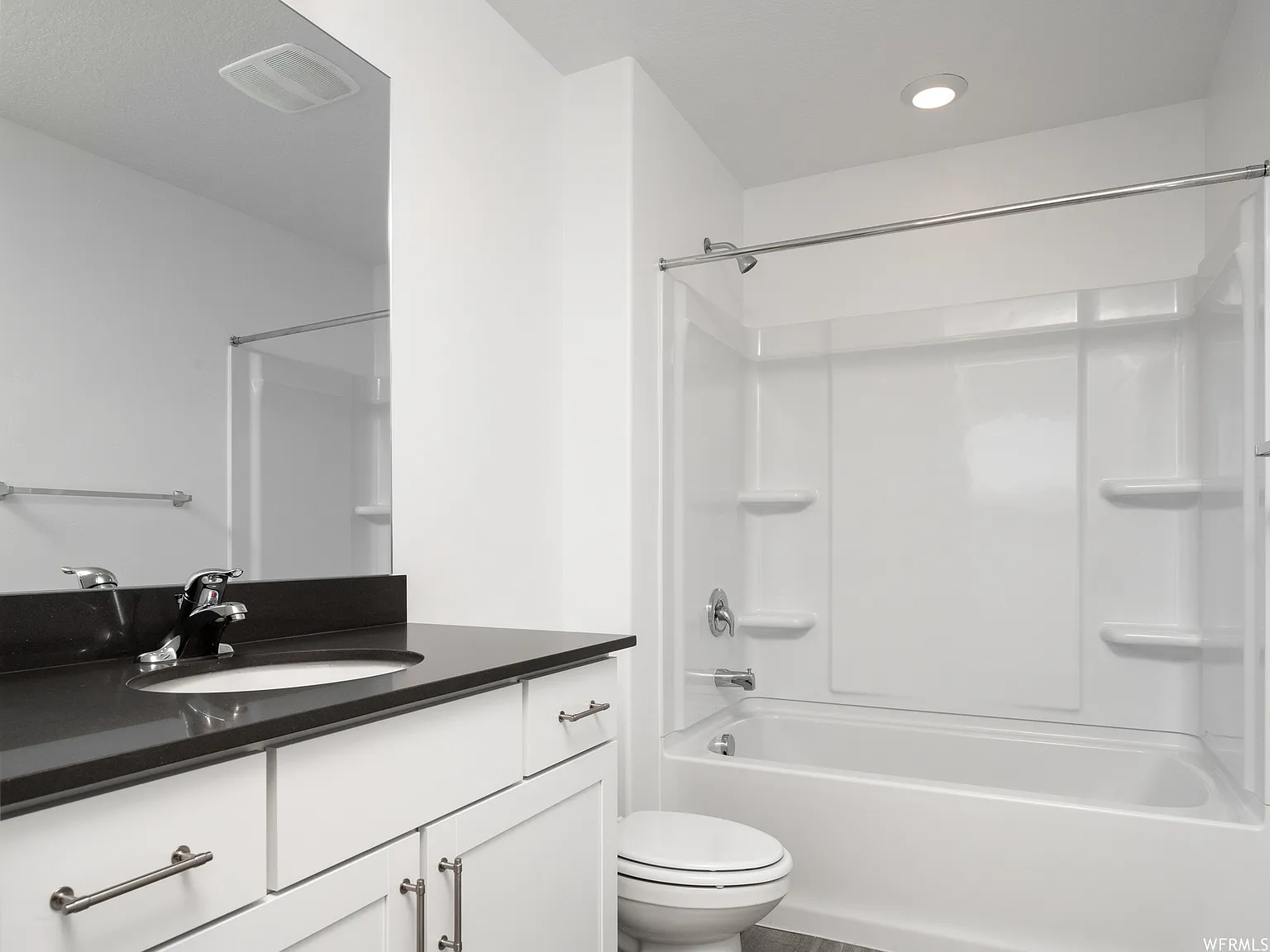 3 bed, 1454 sqft, $2,100 — Photo 3
