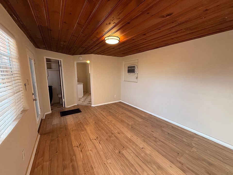 1st image of 1611 Lead Ave SE #2