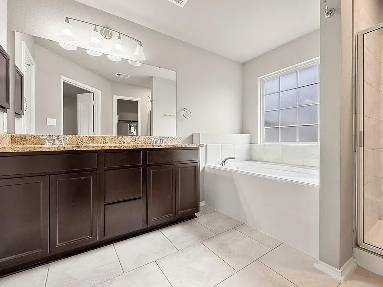 1945 Briar Grove Dr — Photo 11