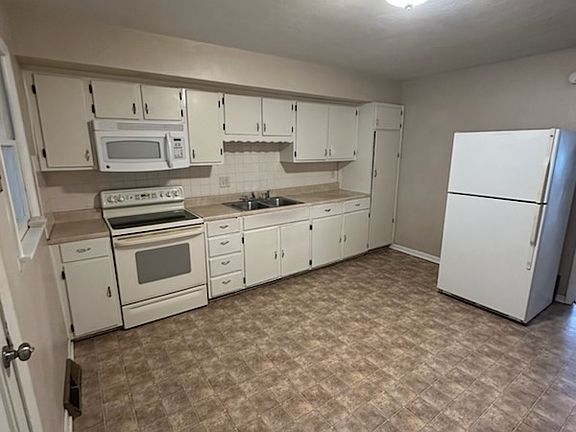 3rd image of 2224 Girard Ave