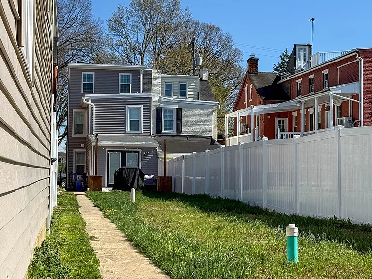 521 Locust St — Photo 21