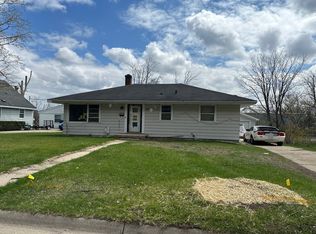 712 E Edgewater St, Portage, WI 53901