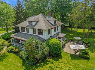86 Lafayette Ave, Sea Cliff, NY 11579
