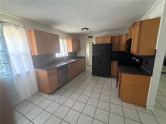 4th image of 414 Johns Hopkins Dr
