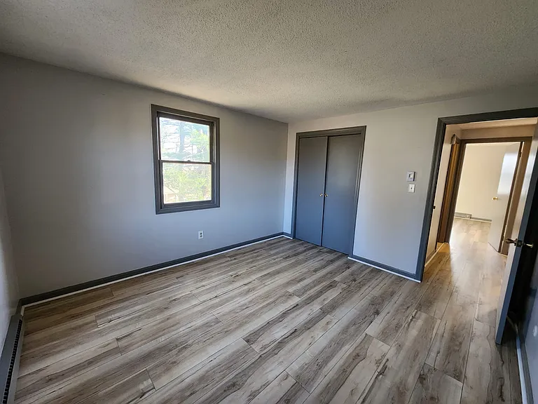 240 Maple St #C3 — Photo 10
