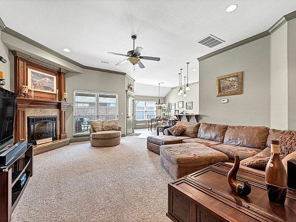 5th image of 108 NE Chicory Ln
