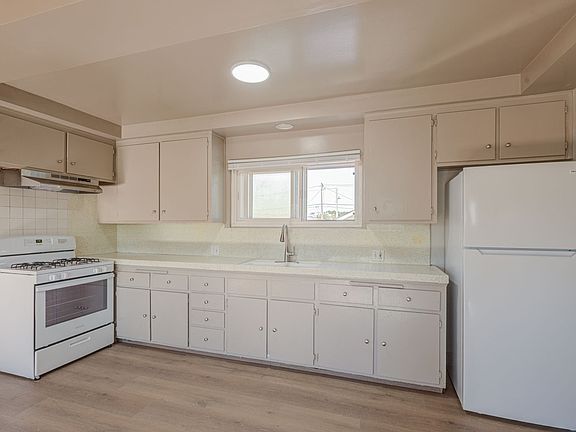 3rd image of 304 W Spruce Ave