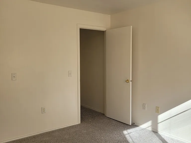 1805 E Overland Rd — Photo 9