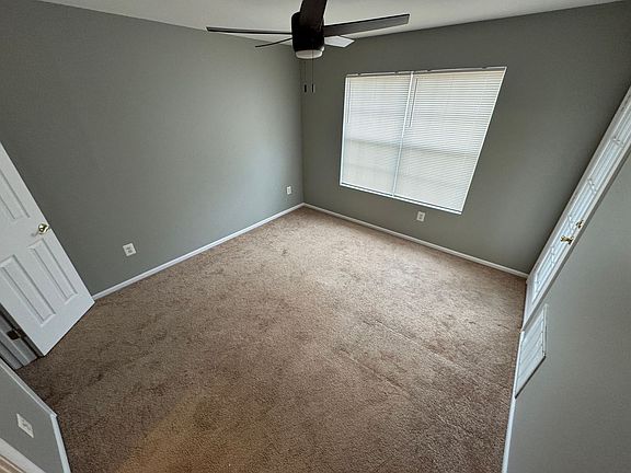 2nd image of 206 Chaucer Ln APT O