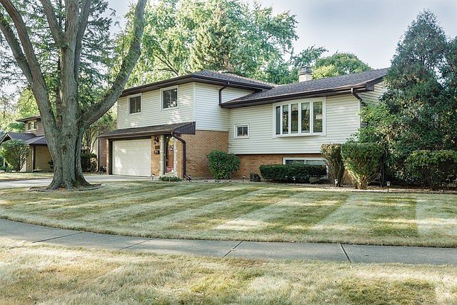 1st image of 1504 E Emmerson Ln