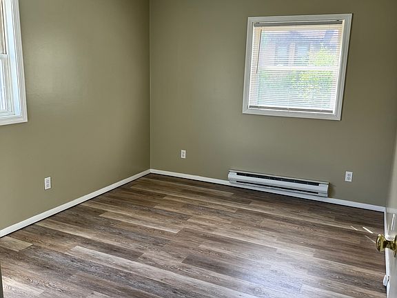 4th image of 322 1st St APT 4