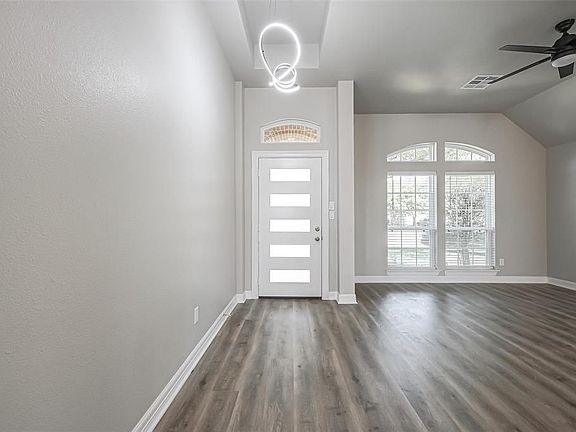 3rd image of 6215 Suncrest Ct