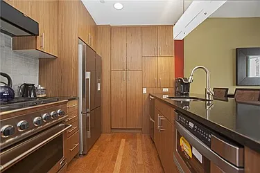 Rented by Space Marketing Shop