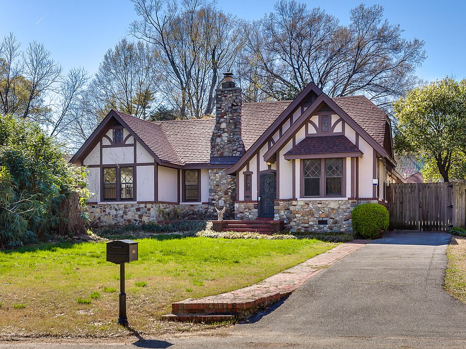 1st image of 685 Cypress Dr
