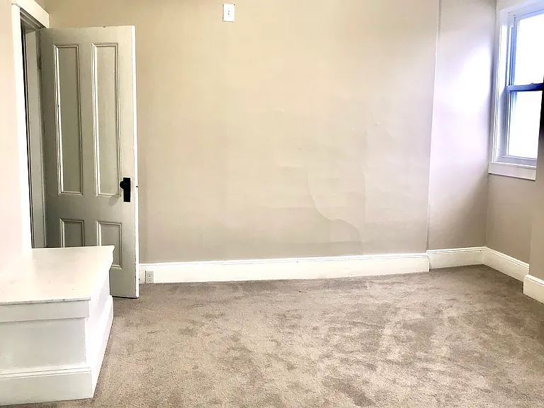 8 Middlesex St #5 — Photo 9