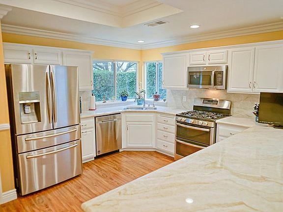 5th image of 26028 Lucerne Ct