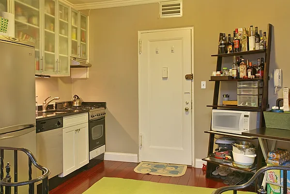 Rented by Corcoran | media 15