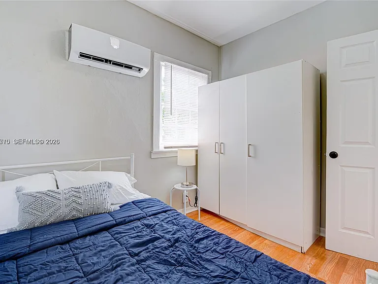 227 SW 30th Ave #B — Photo 11