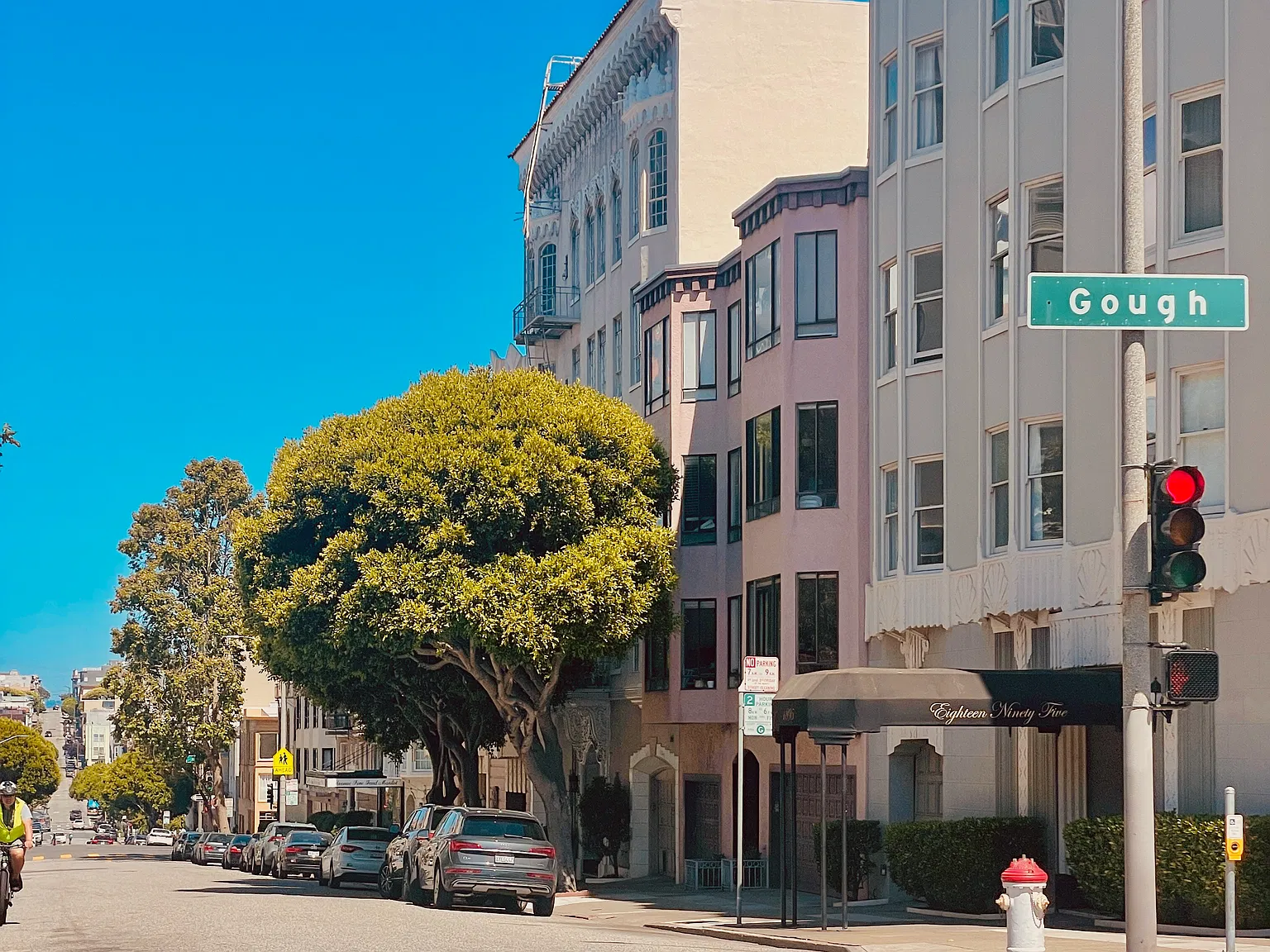 1 bed, 600 sqft, $6,195 — Photo 2