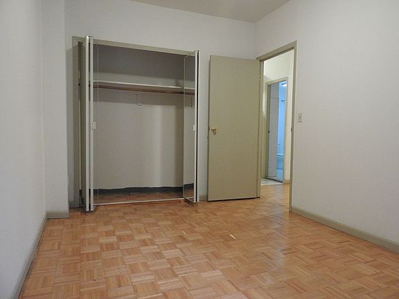4th image of 58 W 48th St APT 4R
