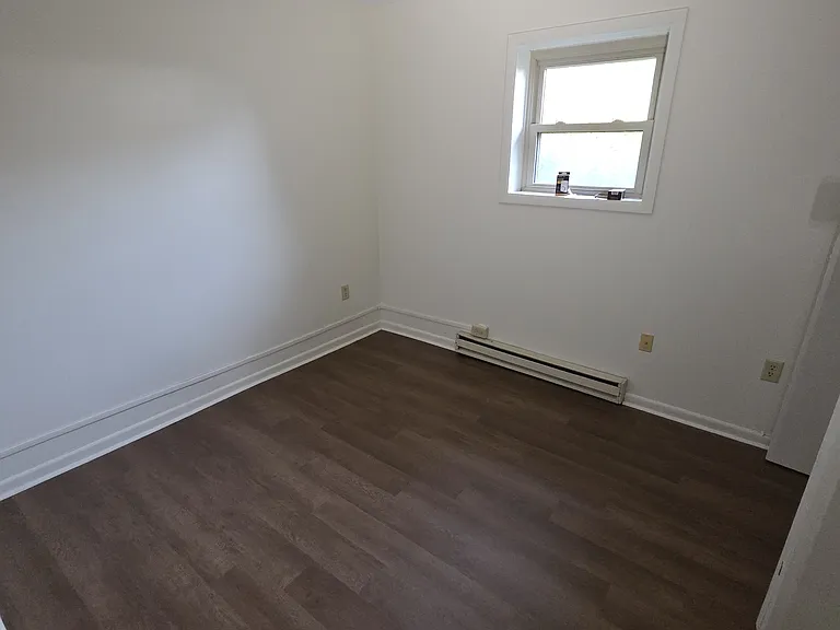 1514 N Reading Rd #B — Photo 7