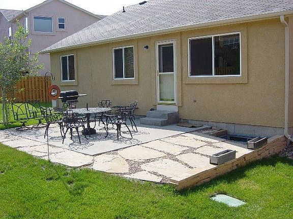 Large Concrete and Flagstone Patio with Pikes Peak Views!