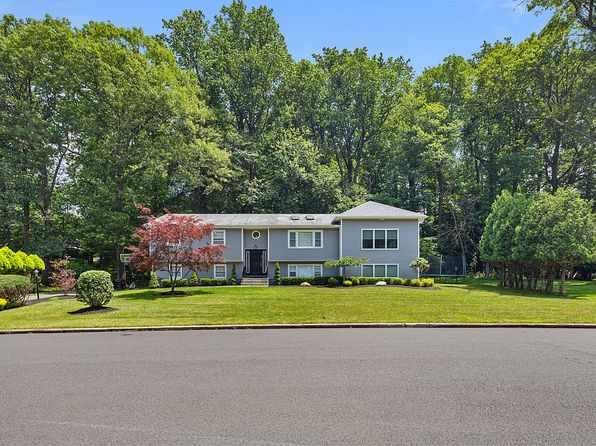 29 Skylark Dr